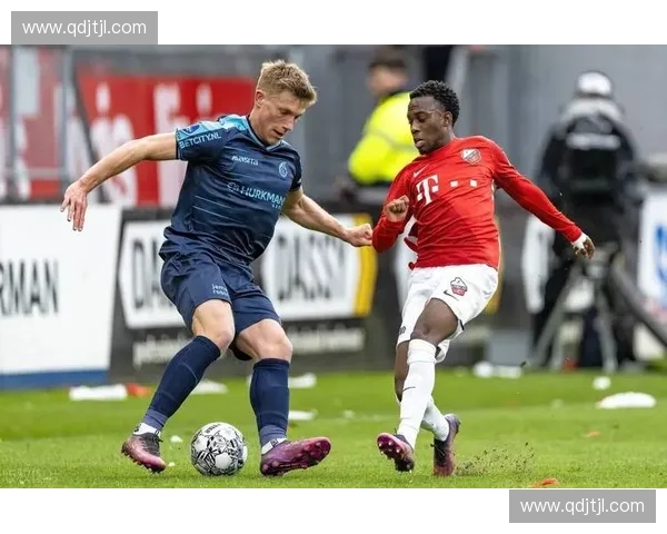 中韩足球激战正酣精彩赛事直播全程跟踪比分更新分析